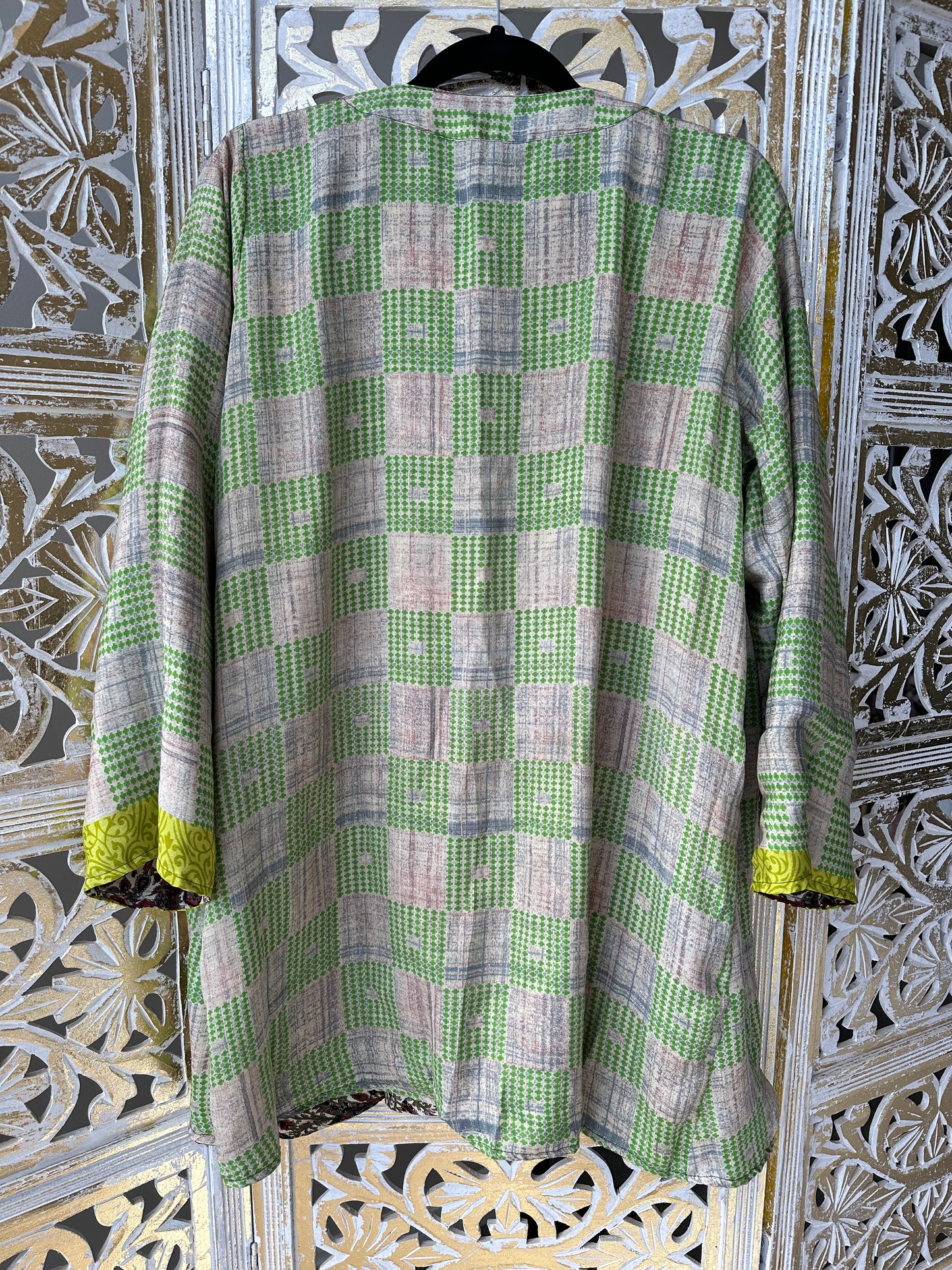 Short Silk Kimono Robe (reversible) - Green & Red/Paisley